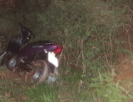 Moto roubada é localizada em uma casa abandonada no bairro Próspero com ajuda de rastreador