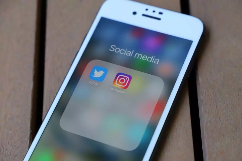 Queda do Facebook, Instagram e WhatsApp escancara o ‘vício’ em redes sociais