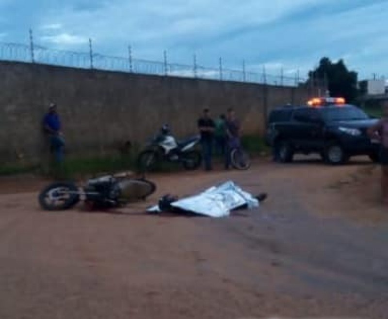 JOVEM É ASSASSINADO COM 04 TIROS NO INTERIOR DE RONDONIA, ATENÇÃO IMAGENS DE ALTO IMPACTO