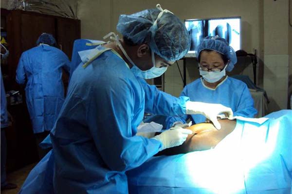 CONFÚCIO SÓ GARANTIU CIRURGIAS POR INSTITUTO NACIONAL E SE COMPROMETEU A CONTRATAR MÉDICOS E AMPLIAR JOÃO PAULO II, DIZ MINISTÉRIO DA SAÚDE