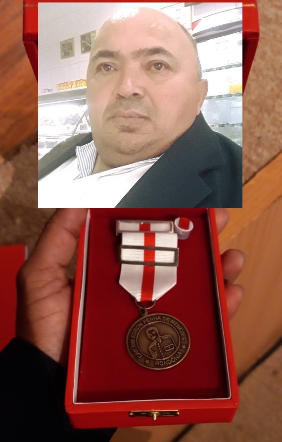 COMUNICADOR DA PÉROLA DO MAMORÉ É AGRACIADO NA CAPITAL COM MEDALHA DO PATRONO DO CORPO DE BOMBEIROS DO BRASIL