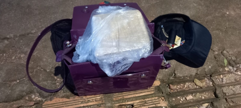 Casal é preso por tráfico de drogas após desembarcar em porto clandestino em Guajará-Mirim
