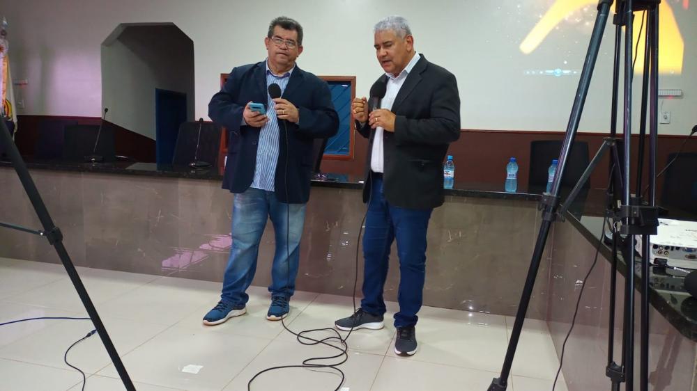 COMUNICADORES E CONVIDADOS RECEBEM HOMENAGENS DA FENACOM EM GUAJARÁ-MIRIM