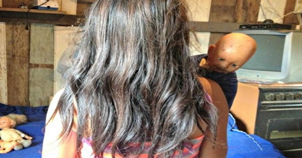 REVOLTANTE: Mãe encontra vídeo do marido estuprando a enteada de oito anos 