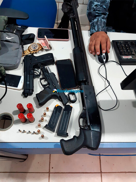 Trio é preso com armas após perseguição na capital