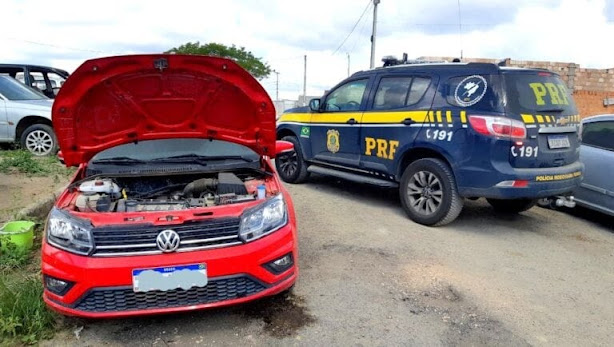 Três pessoas são detidas e veículo é recuperado durante operação na BR 425 em Guajará-Mirim