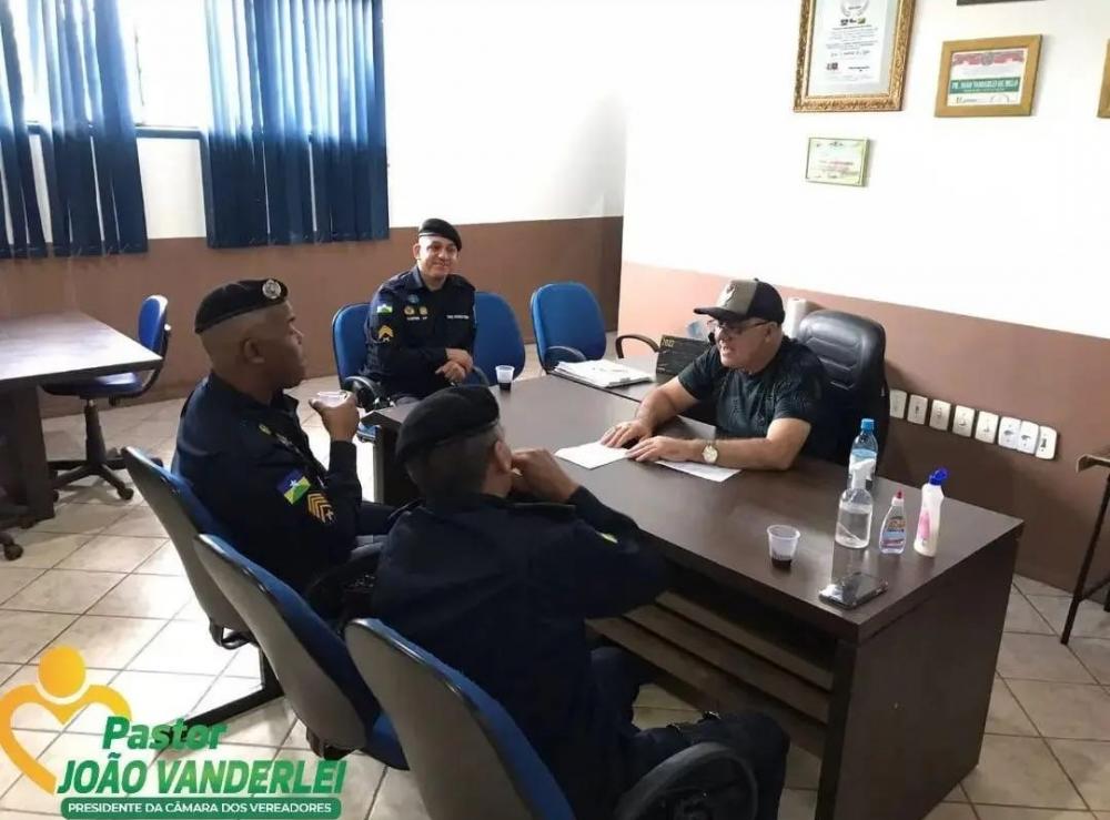 PRESIDENTE DA CÂMARA PASTOR JOÃO VANDERLEI RECEEBE A COORDENADORIA DE ATTIVIDADES SOCIAIS PMRO