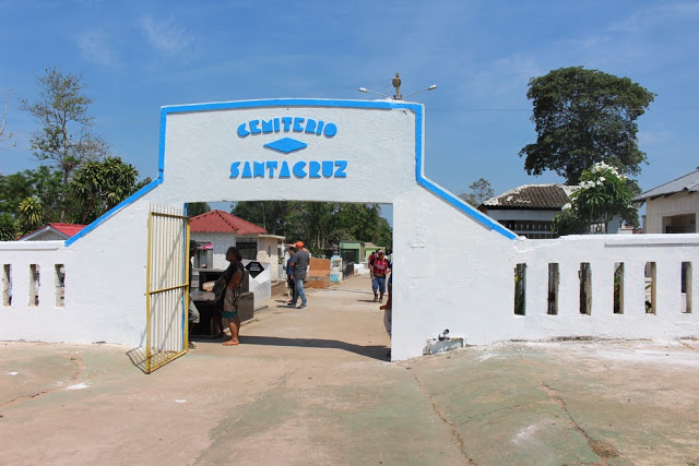 COVEIRA TEM OBJETOS FURTADOS NO CEMITÉRIO ENQUANTO CAVAVA COVA EM GUAJARÁ-MIRIM-RO.