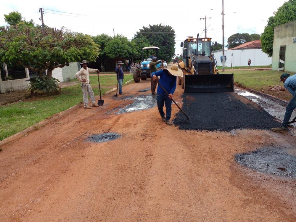 DUAS FRENTES DE TRABALHO DA PREFEITURA INTENSIFICAM OPERAÇAO 