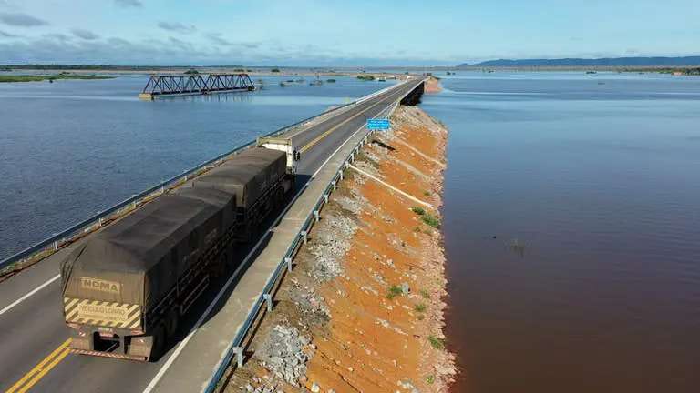 Elevação de trechos da BR-364 cobertos pelas águas do Rio Madeira está pronta