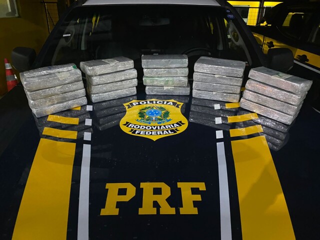 PRF apreende 21.18 Kg de cocaína em ónibus em Ji-Paraná