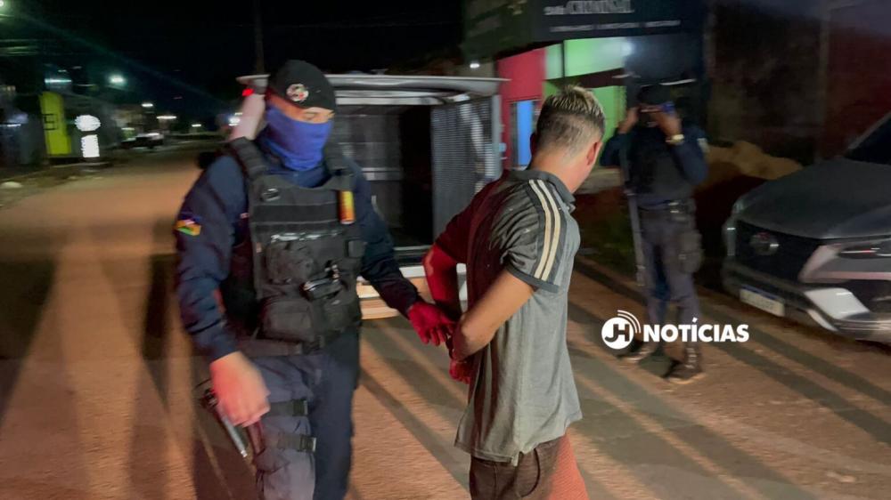 Populares dão surra em criminoso após roubo de bicicleta