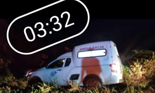 Ambulância que saiu de Guajará-Mirim com paciente rumo a Porto Velho bate em cavalo e saiu da pista na BR 364