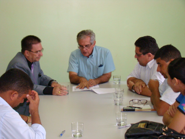 Secretário de Estado da saúde se reúne com o prefeito e promete ajudar Guajará-Mirim.