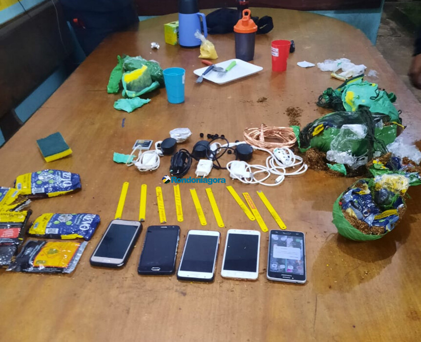 Policiais penais apreendem serras, celulares e vários produtos antes de serem jogados ao presídio 470