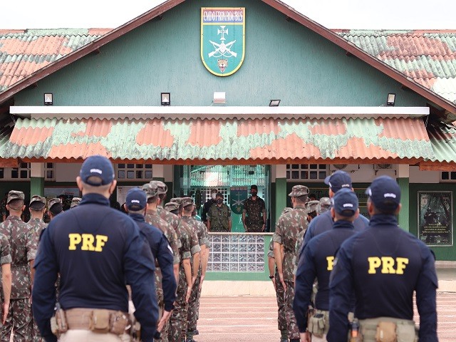Militares e agentes da PRF participam de Estágio de Adaptação à Selva