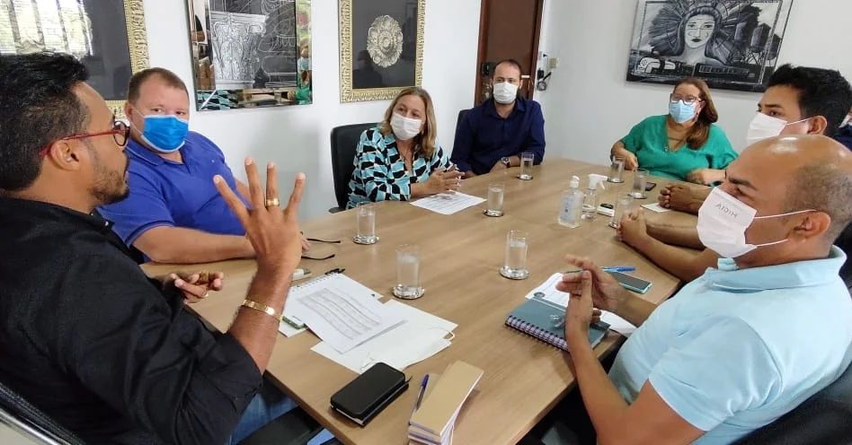 DEPUTADO SE REUNIU COM ALGUNS MEMBROS DO SINDICATO 