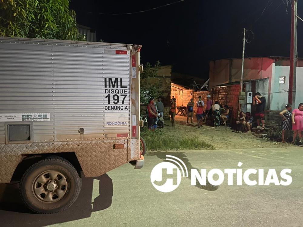 Homem é perseguido e morto a tiros dentro de casa