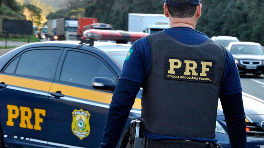 CASAL DE RONDÔNIA - Casal é preso pela PRF transportando 11kg de cocaína em tanque de combustível na Grande Fortaleza
