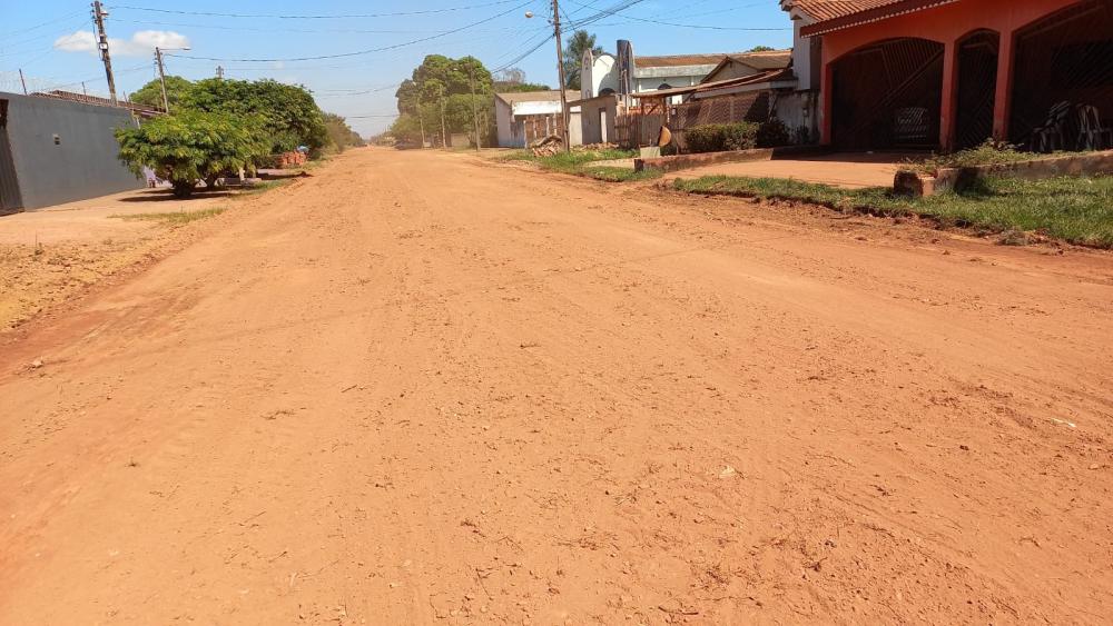 PREFEITURA DE GUAJARÁ-MIRIM INICIA OS TRABALHOS DE LIMPEZA E CASCALHAMENTO DE AVENIDAS DO MUNICÍPIO.