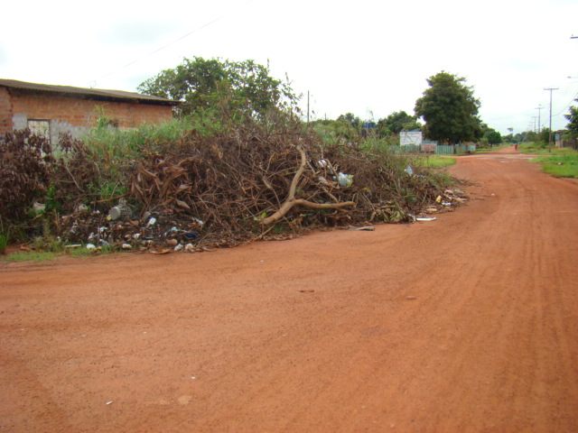 Moradores do Bairro Jardim das Esmeraldas, em Guajará-Mirim pedem socorro.