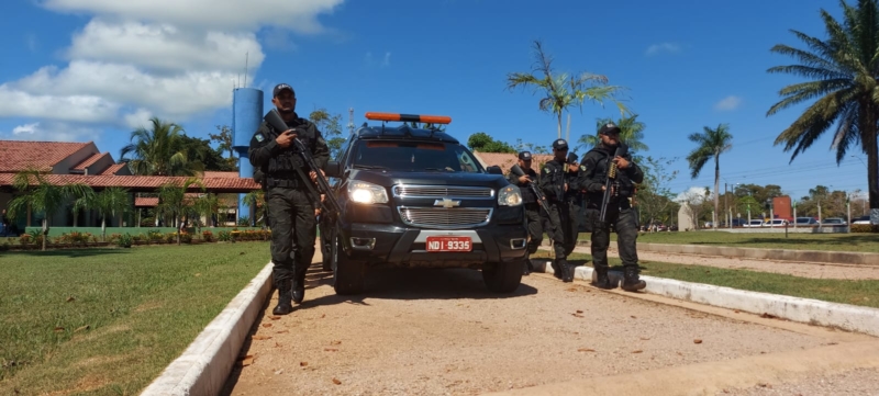 Agentes penitenciários homenageiam policial assassinado, em Porto Velho