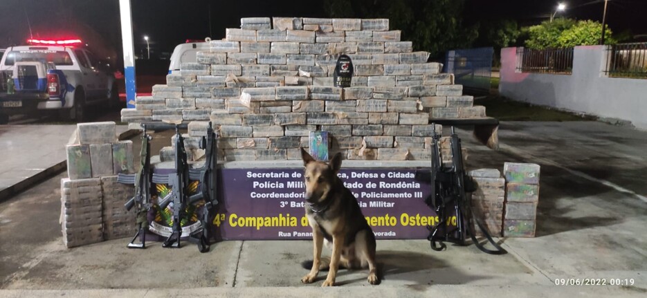 PM apreende mais de 300 quilos de cocaína em Cerejeiras