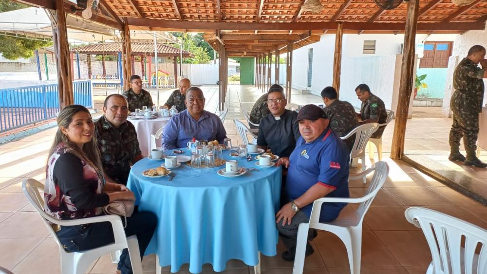 6º BIS REALIZA CAFÉ DA MANHÃ PARA IMPRENSA