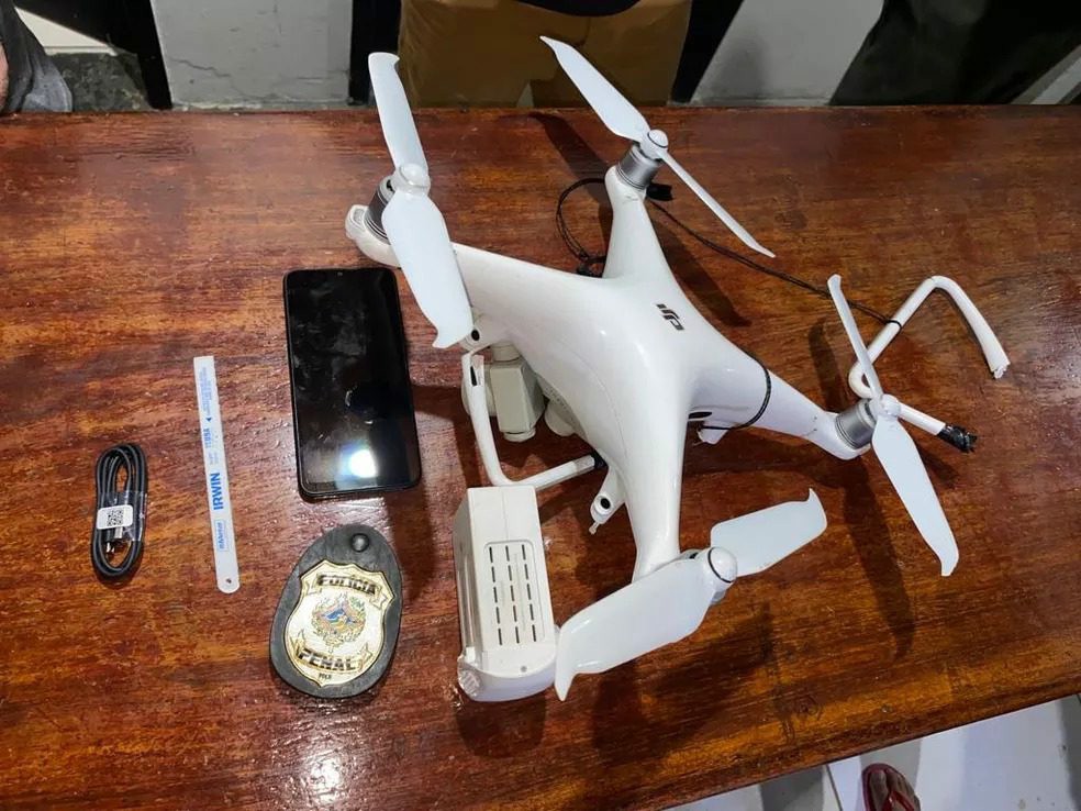 Drone é abatido ao sobrevoar presídio levando celular e serras, em RO