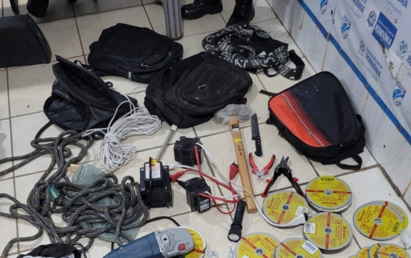 Polícia prende homens com ferramentas que seriam usadas para furtar banco em Porto Velho