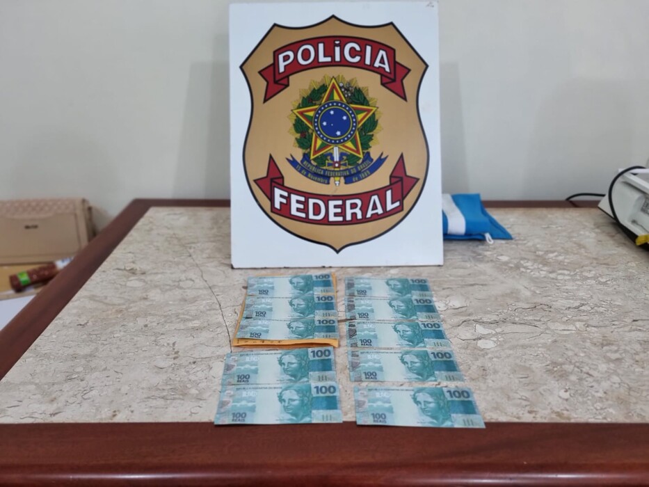 PF prende homem que encomendou e recebeu notas falsas de real pelos Correios