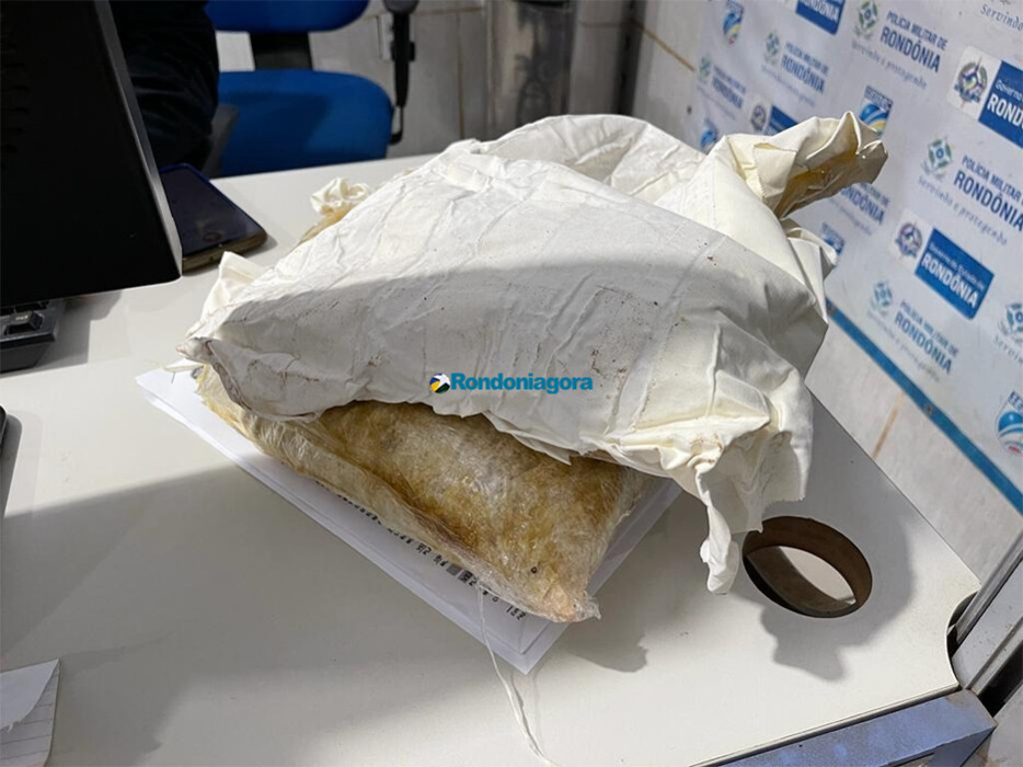 Adolescente de 15 anos do Rio Grande do Norte é flagrada com droga enrolada ao corpo em Porto Velho