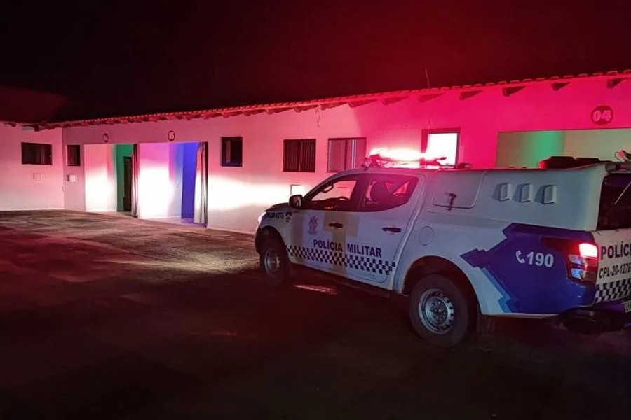Após passar a noite com travesti, homem é encontrado morto em quarto de motel em Ji-Paraná