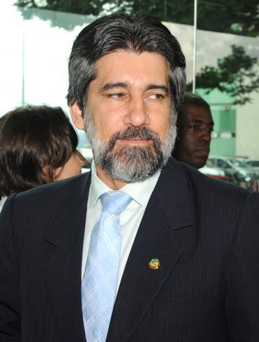 Raupp participa de encontro para discutir construção de ponte