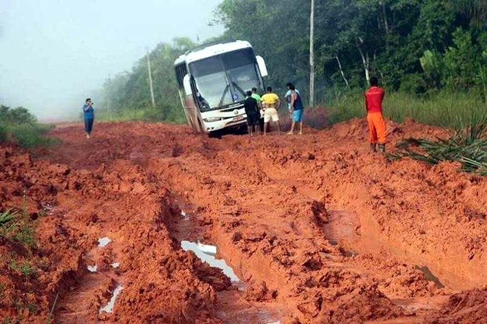 Ibama dá licença prévia para asfaltar trecho do meio da BR-319, que liga Rondônia ao Amazonas