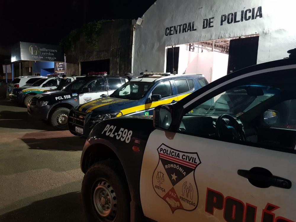 Policiais militares são presos após confusão no Kart Bar