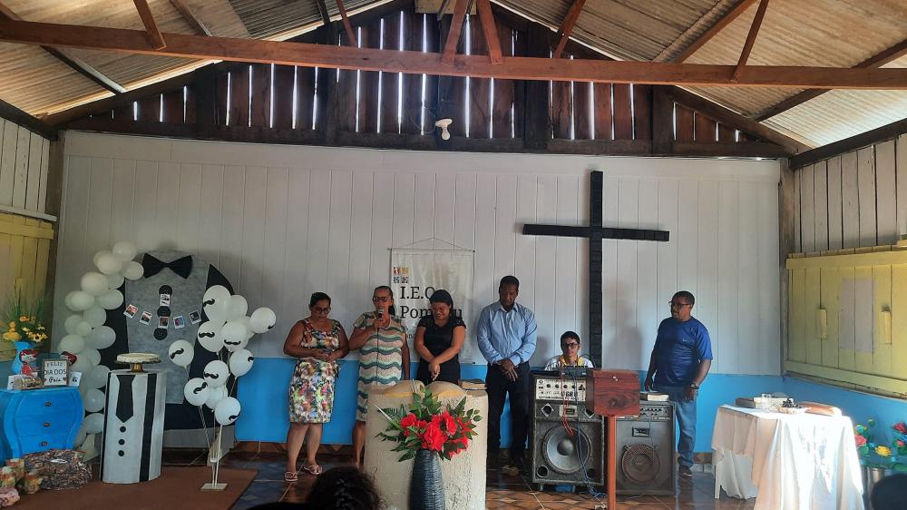 IGREJA DO EVANGELHO QUADRANGULAR VISITA ÁREA RURAL E LEVA A MENSAGEM DE JESUS CRISTO AO POMPEU.
