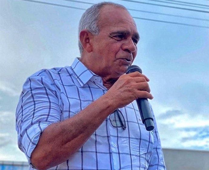 Relator afasta entendimento do MP e concede registro de candidatura a Carlinhos Camurça