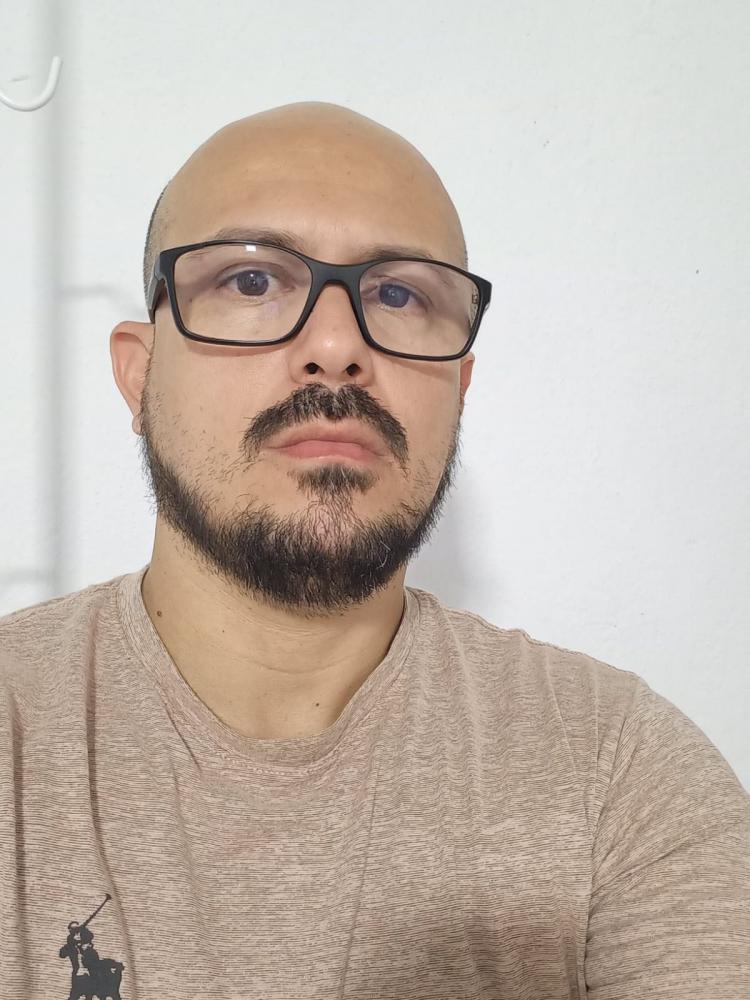 PARA AJUDAR MORADORES, PRESIDENTE DE BAIRRO VEM INFORMAR SOBRE AÇÃO SOCIAL EM SAUDE 
