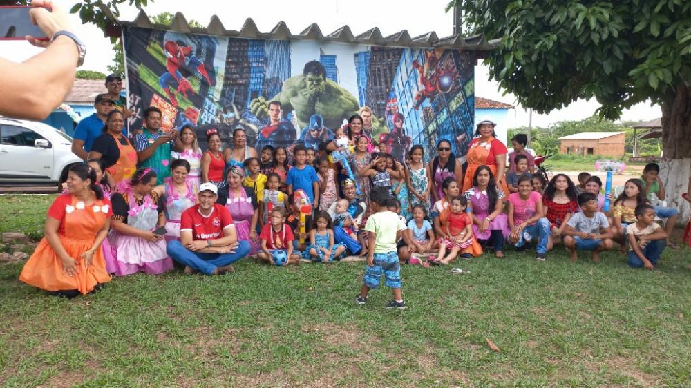 EM DISTRITO, CRIANÇAS FESTEJAM SEU DIA COM EQUIPE DA PREFEITURA