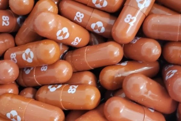 Molnupiravir: antiviral para tratar Covid chega às farmácias