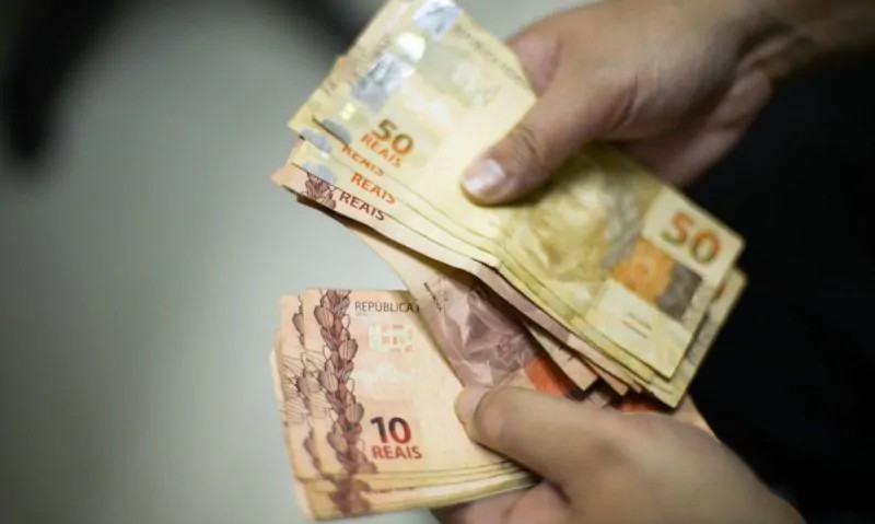 ABONO DE NATAL – Governo de RO vai estudar rateio do FUNDEB para servidores da educação
