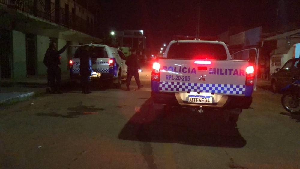 Homem escapa da morte pela segunda vez após dupla em moto atirar várias vezes