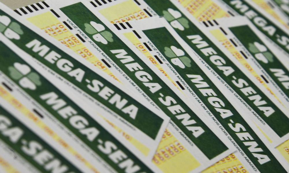 Mega-Sena acumula e prêmio pode chegar a R$ 46 milhões na terça (22)