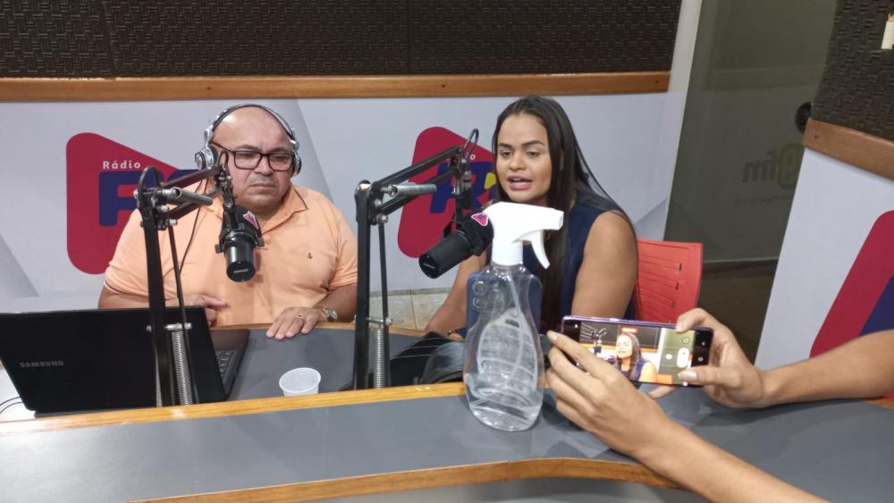 DEPUTADA ELEITA FALA DE PROJETOS PARA GUAJARÁ-MIRIM NO PROGRAMA 89 EM ALERTA.