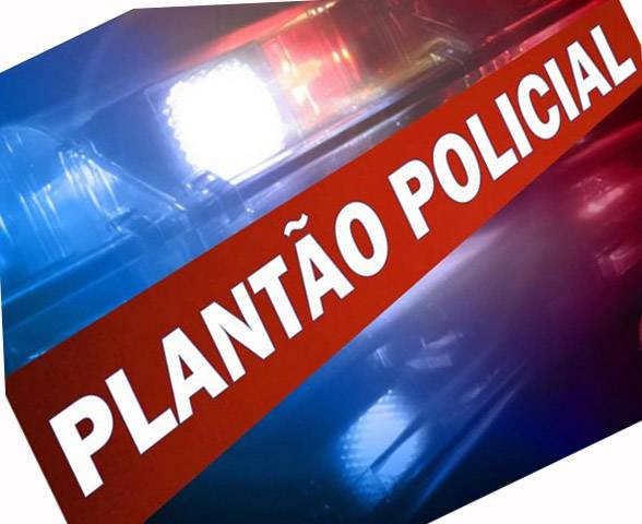 Homem mata esposa com golpes de facão e morre durante perseguição