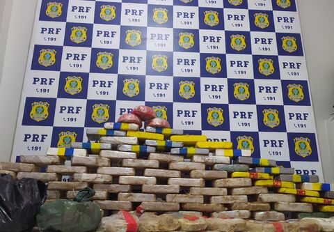 PRF apreende mais de 100 quilos de droga em caminhão, em Ji-Paraná