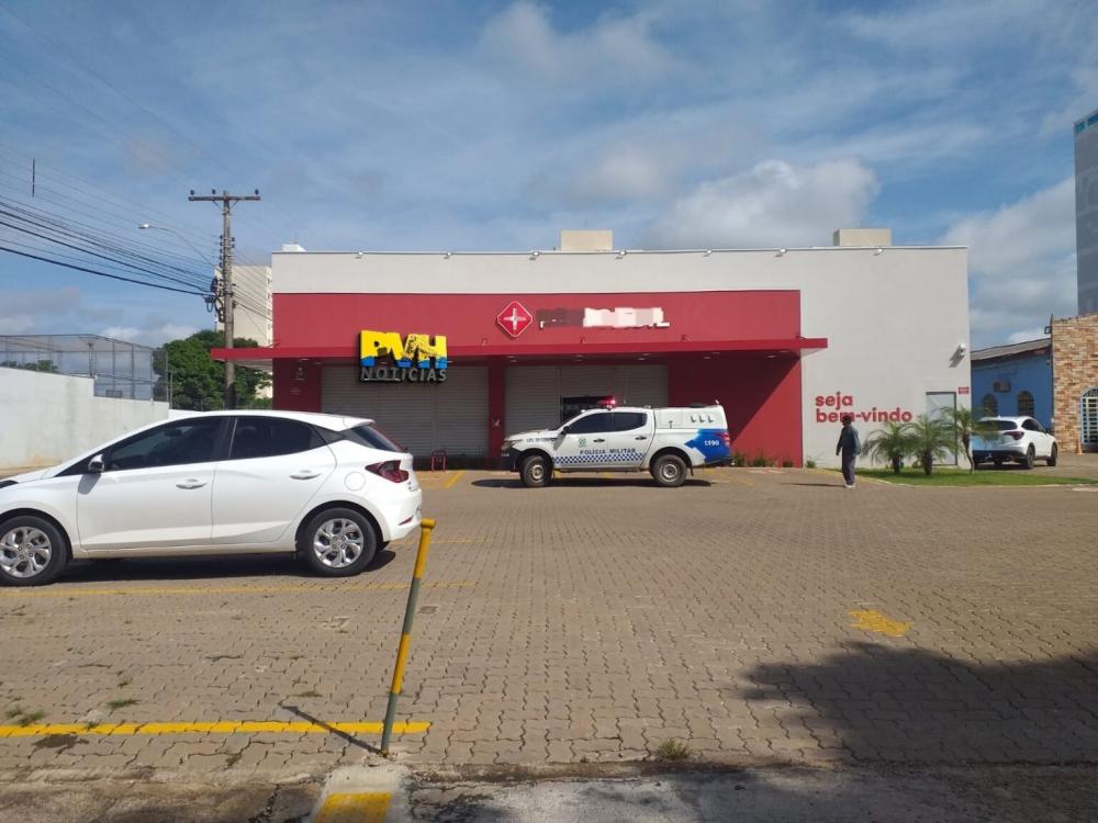 Bandidos encapuzados roubam mais de R$3 mil reais de farmácia no centro de Porto Velho