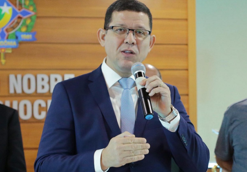 PL e ex-governador Daniel Pereira entram com ações no TRE pedindo investigação de Marcos Rocha por uso indevido da máquina pública e Caixa 2