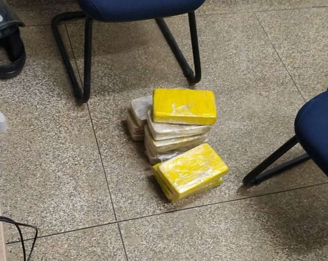 TRÁFICO NA FRONTEIRA: HOMEM É PRESO COM 12KG DE COCAÍNA NO CENTRO DE NOVA MAMORÉ 